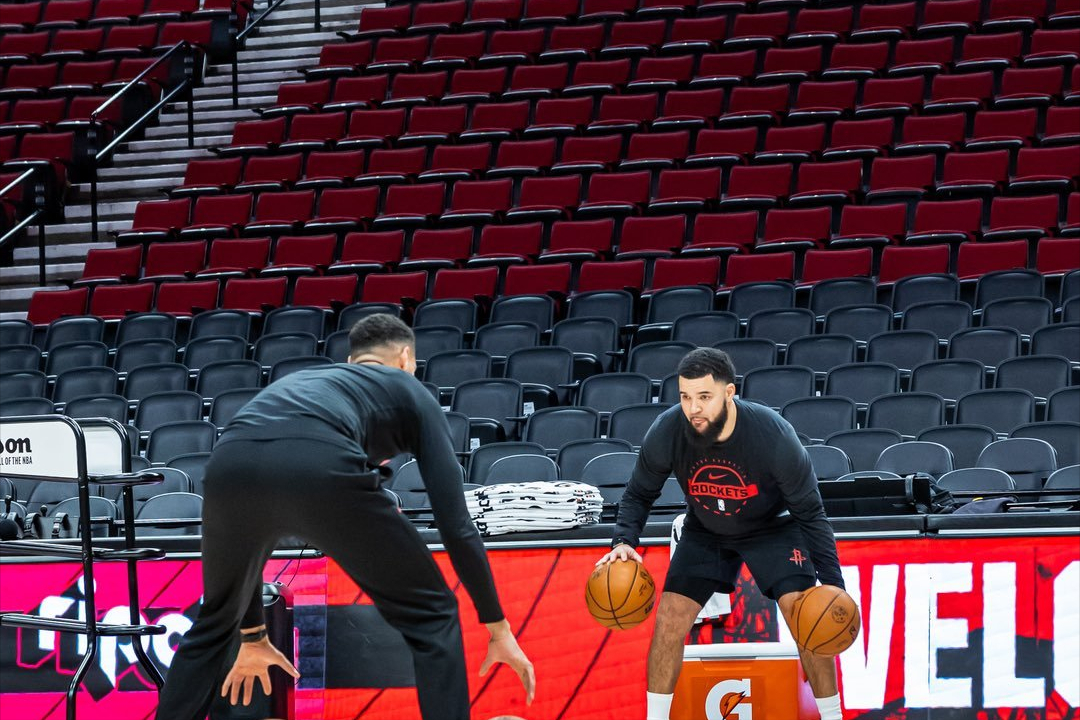 v站-14个选秀权，还有多个可被交易球员！交易截止日前火箭会有动作吗