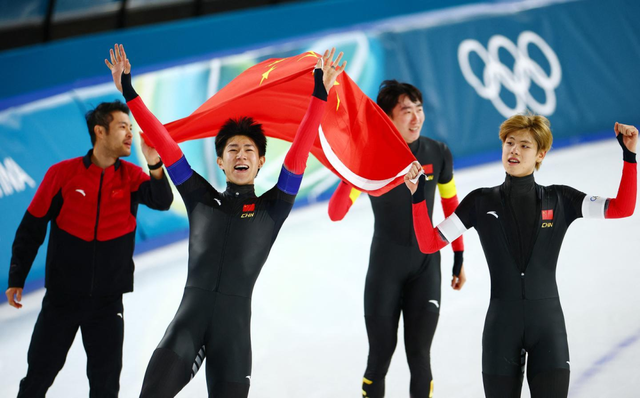 v站体育-没能站上领奖台的安踏，却站在米兰冬奥的中心